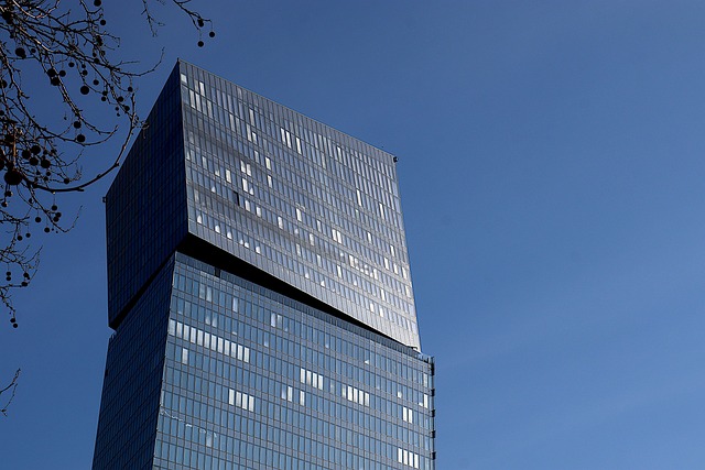 Dallas, Steel building